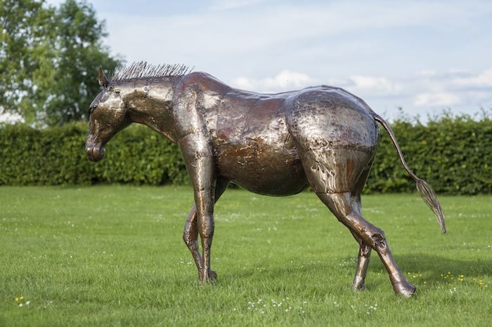 Pferd aus Metall Garten maridadi art